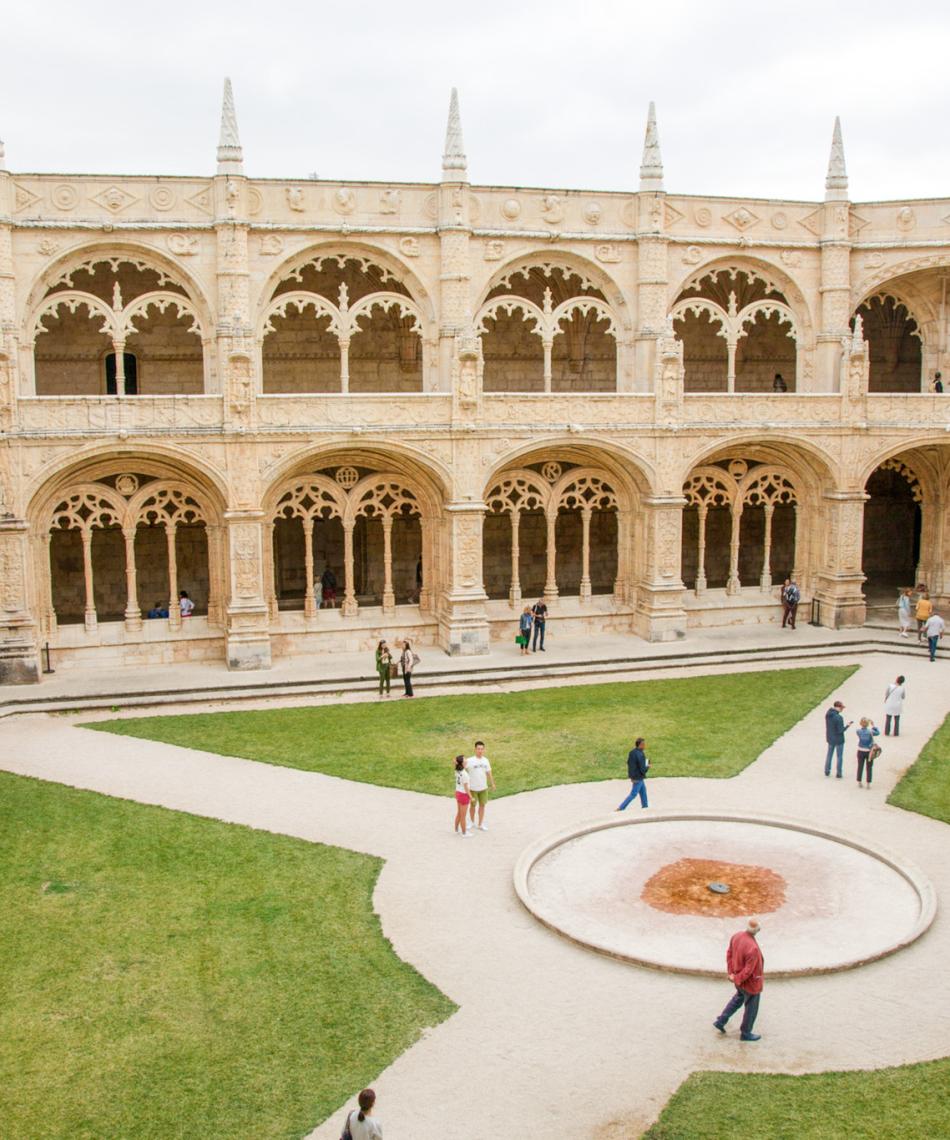 Students on the Princeton in Portugal program