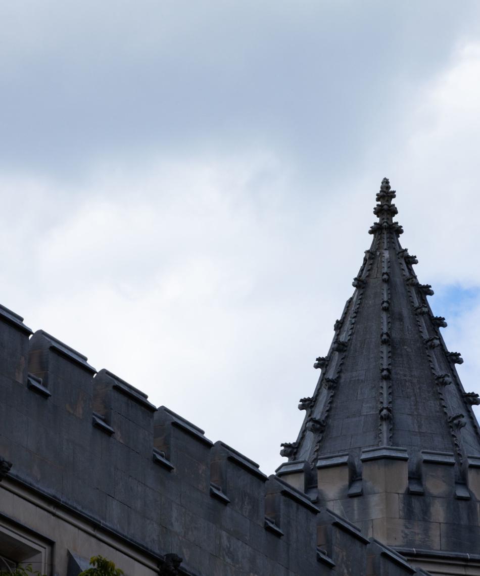 building details, a roof