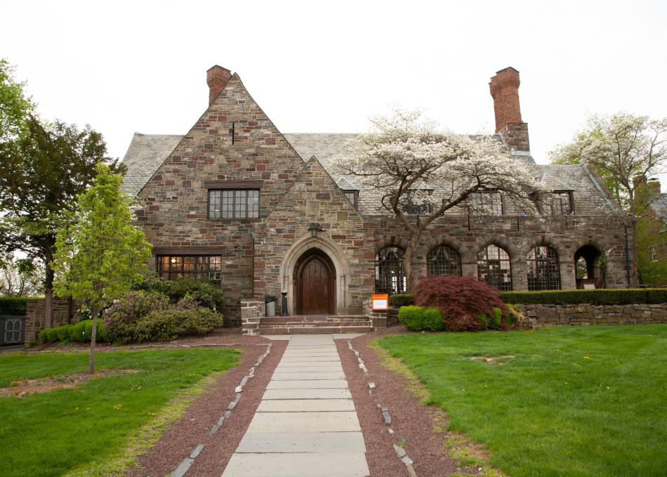 Cloister Club 