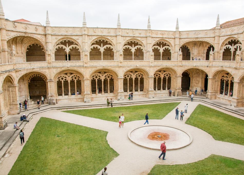 Students on the Princeton in Portugal program