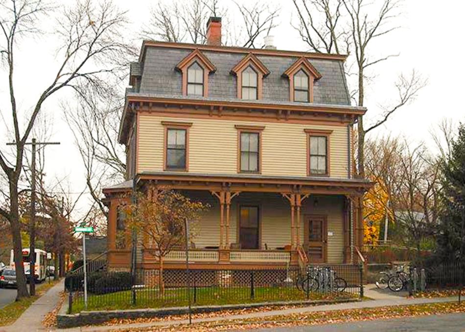 2 Dickinson St House
