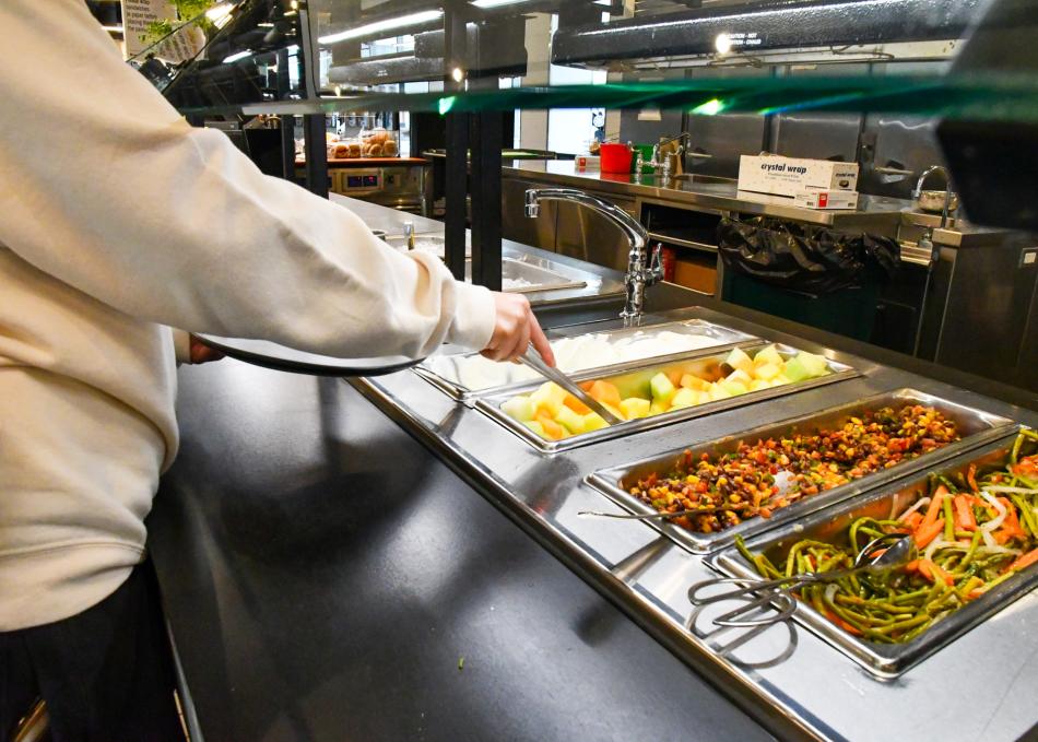 Campus dining food